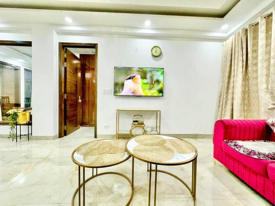 Forest Vistas A Luxury Vasant Kunj Gem Apartment *