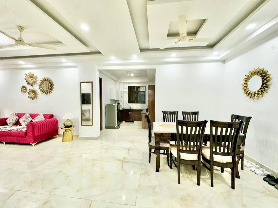 Forest Vistas A Luxury Vasant Kunj Gem Apartment New Delhi