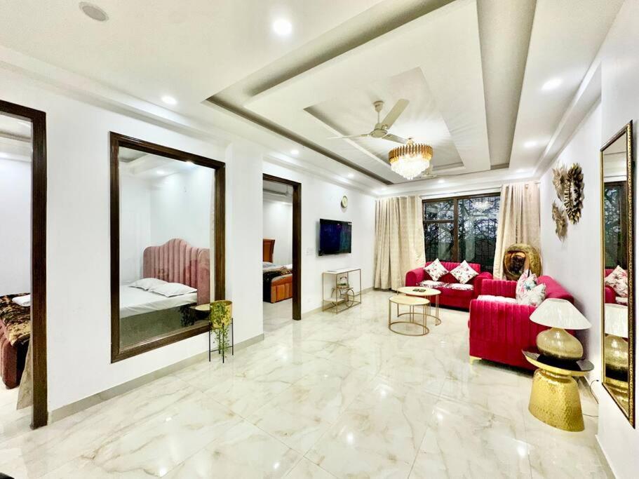 Apartment Forest Vistas A Luxury Vasant Kunj Gem